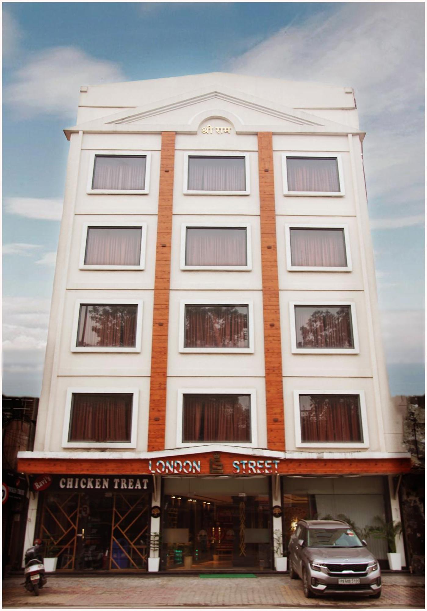 Hotel Treehouse London Street Amritsar Extérieur photo